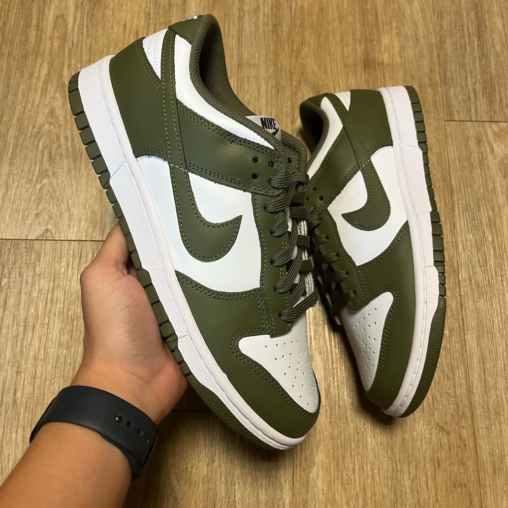 Nike Dunk Low Olive Medium W